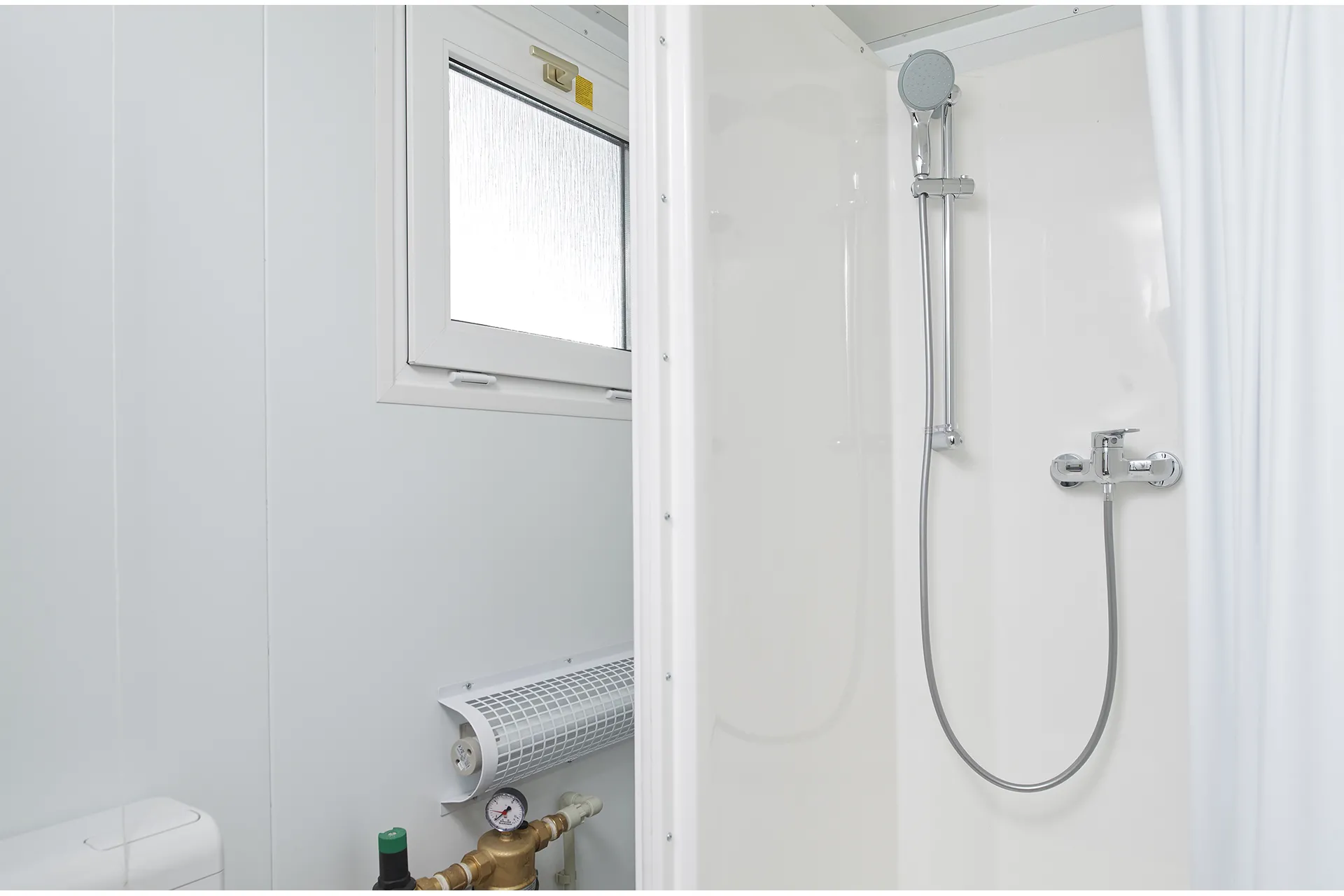 8Ft x 5Ft Mains Toilet/Shower | Premium Quality - Image 2