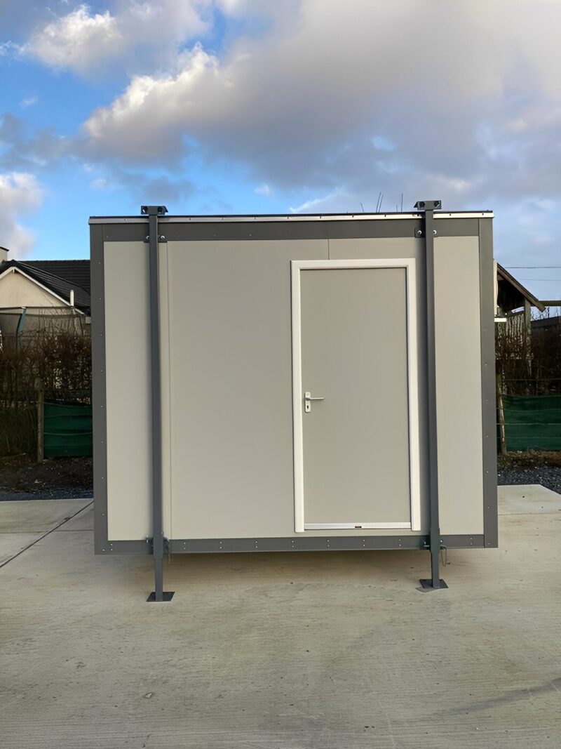 10ft x 10ft Jackleg Portable Cabin with Air Conditioning - Image 5