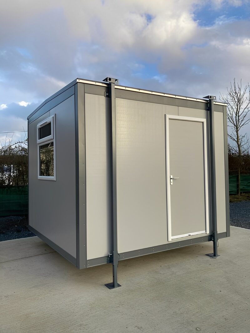10ft x 10ft Jackleg Portable Cabin with Air Conditioning - Image 4